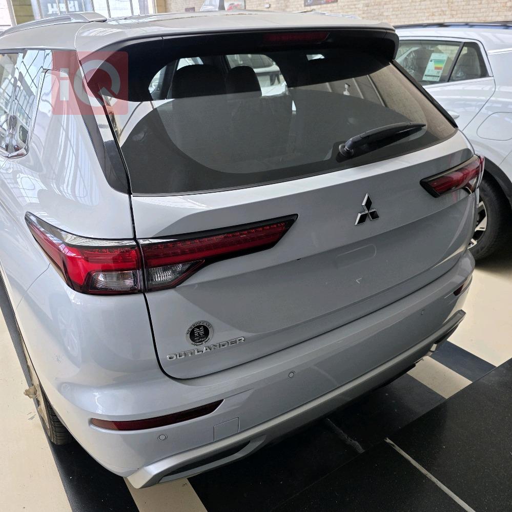 ميتسوبيشي اوتلاندر